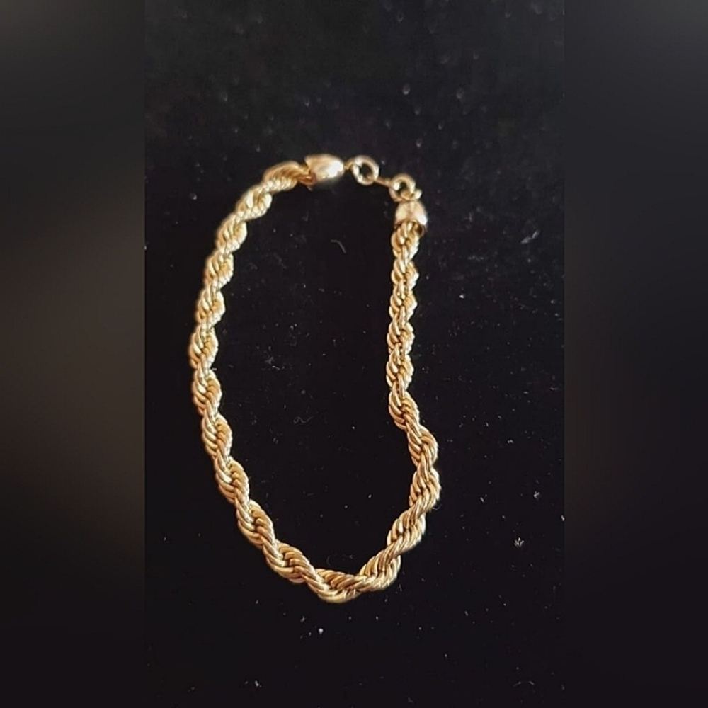 Gold Tone Twist Rope Bracelet 🌴